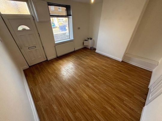 2 bed Terraced - To Let - Photo 1