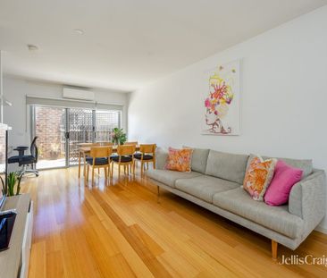 Spacious and Modern One-BR Townhouse - Photo 1