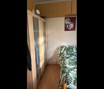 2 Bed Flat, Colchester House, SW8 - Photo 6