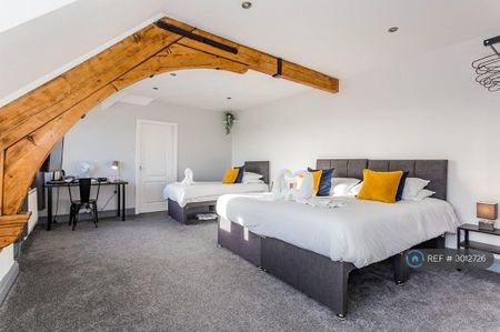 1 bedroom in a house share to rent - Photo 2