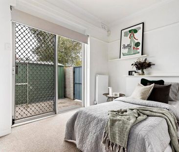 Charmingly renovated on a beautifully manicured block - Photo 6