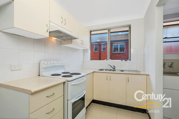 Updated Apartment in Prime Location ** Available 20/12/25 ** - Photo 1