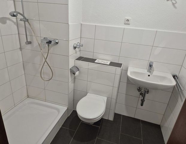 Wer will mich!? Sanierte 2-Zimmer-Wohnung für Senioren - Photo 1