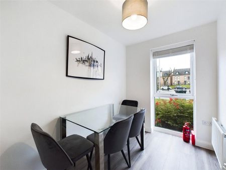 4 bedroom semi-detached house to rent - Photo 2