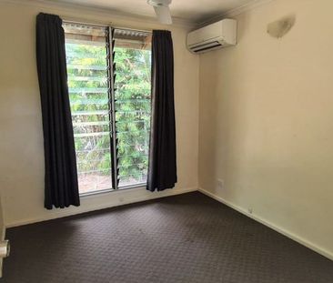 LEASE BREAK: 3 BEDROOM ELEVATED HOME WITH A BIG YARD - Photo 4