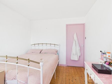 2 Bedroom Semi-Detached House - Photo 5