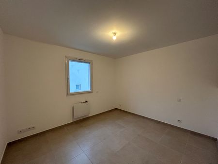 Location maison 5 pièces, 108.00m², Nîmes - Photo 4