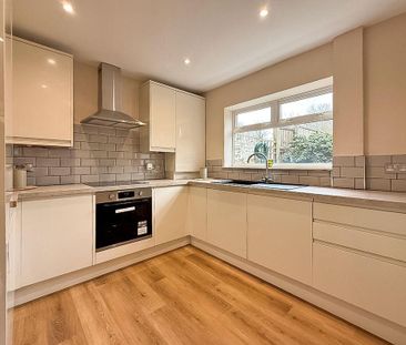 3 bedroom terraced house to rent - Photo 4