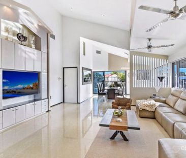 24 Daru Avenue, Runaway Bay QLD 4216 - House For Rent | Domain - Photo 4