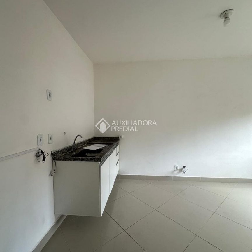 Kitnet com 1 quarto e 20m² para alugar em Anchieta, São Bernardo do Campo. - Foto 1