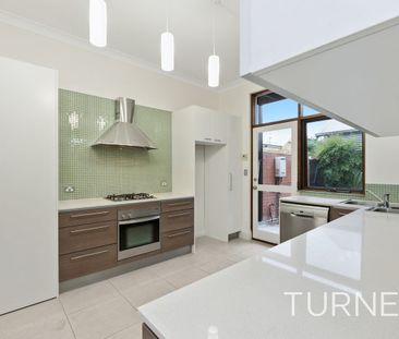 Spacious family living in the heart of North Adelaide - Photo 5