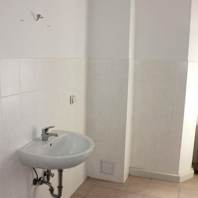 Neu sanierte 2-Raum Dachgeschoss-Wohnung in ruhiger Lage von Markersorf - Photo 1