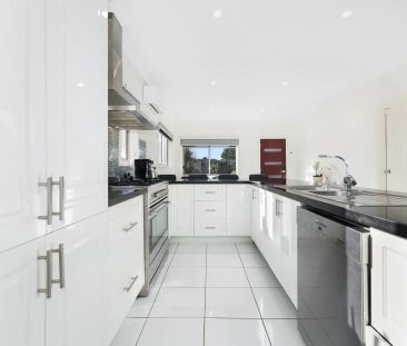 Modern comfort and space in a quiet court location - Photo 5