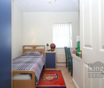 3 Bedroom House - Detached To Let - Photo 4