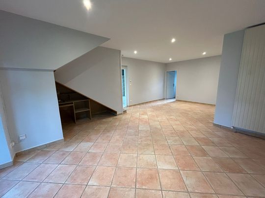 Location Maison 9 pièces 220m² AGEN 47000 - Photo 1