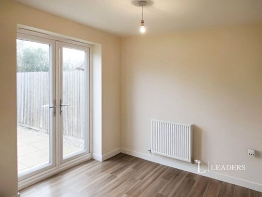 3 bedroom house to rent Warwick Close, Bourne, Lincolnshire, PE10 - Photo 1