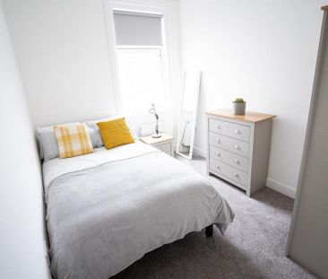 8 bedroom terraced house to rent - Photo 5