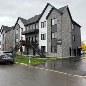 Beau et grand 5 1/2 à louer - Photo 2