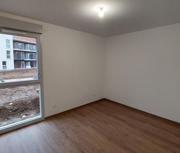 location Appartement T2 DE 48.06m² À COUBLEVIE - Photo 2