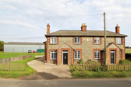 2 bedroom semi-detached house to rent - Photo 3