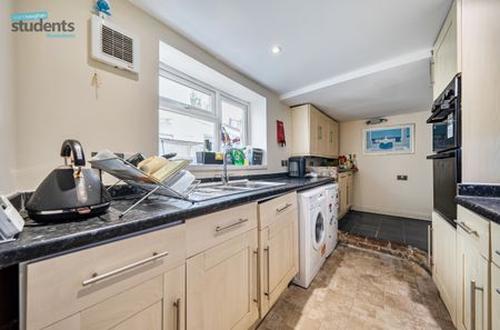 4 bedroom terraced house to rent - Photo 4