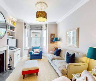 4 Bed Semi-Detached House, Temperley Road, SW12 - Photo 2