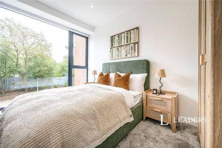 1 bedroom flat to rent - Photo 2