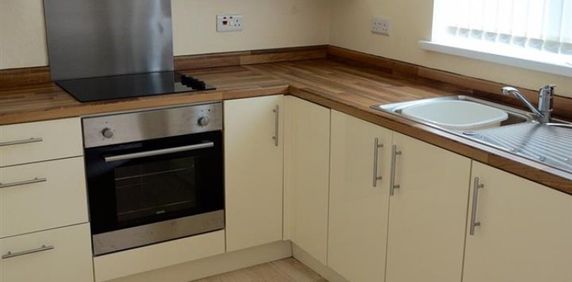 2 Bedroom House - Semi-Detached - Photo 2