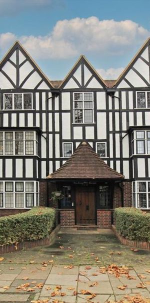 3 bedroom flat to rent - Photo 2