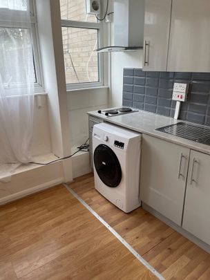 Studio Flat, Coburg Crescent, SW2 - Photo 1