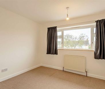 4 bedroom semi-detached house to rent - Photo 6