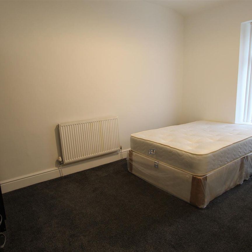 1 bed house share to rent in Every Street, Burnley, BB11 - Photo 1