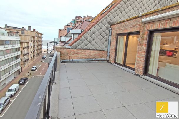 Gerenoveerde penthouse met zeezicht, zonneterrassen, Knokke - Photo 1