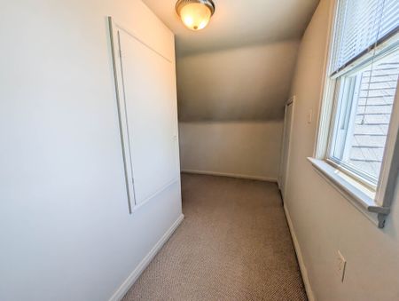 106 Haig St, St. Catharines - 1 Bed + Den Upper Unit - Photo 4
