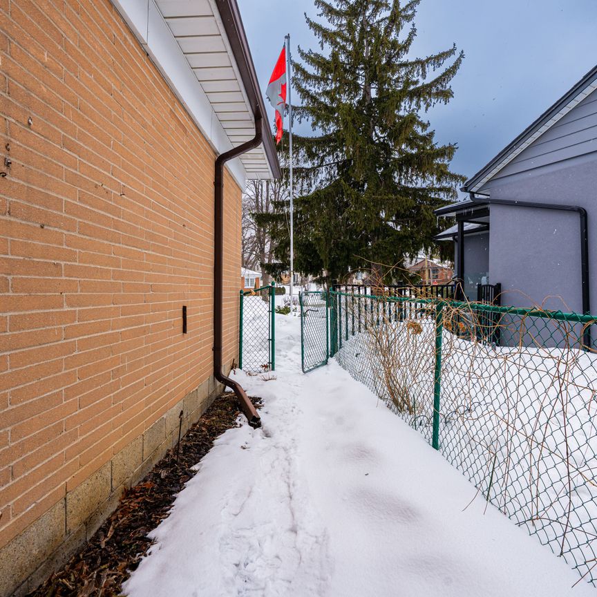 For Lease - 70 Beaverbrook Avenue Unit# Apt B (lower), Toronto, Ontario - Photo 1