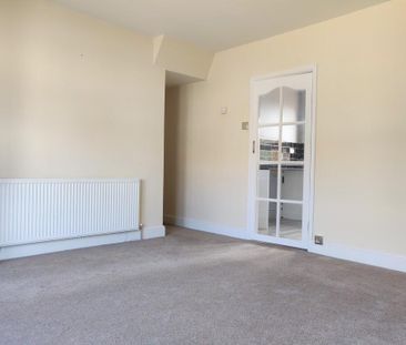 2 bedroom semi-detached house to rent - Photo 6