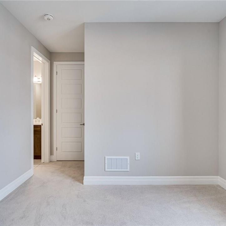 For Lease - 3041 WILLIAM CUTMORE Boulevard, Oakville, Ontario - Photo 1