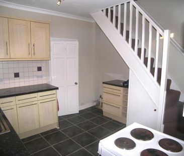 2 bedroom terraced house to rent - Photo 6