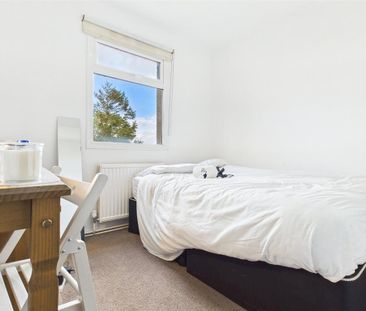 5 bedroom semi-detached house to rent - Photo 3