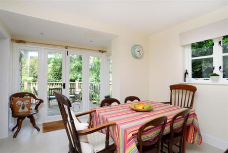 4 bedroom detached house to rent - Photo 4