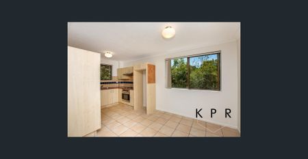 Spacious apartment in Quiet Street - Photo 4