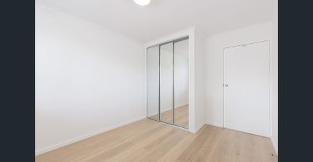 Spacious inner-north living in an unbeatable Carlton North location - Photo 3