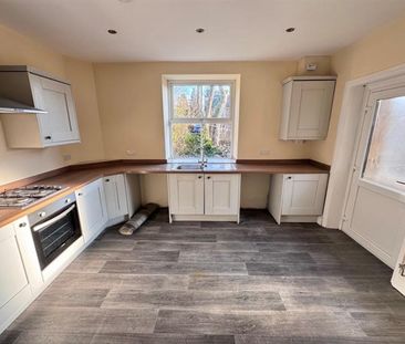 3 Bedroom End Terrace Available Arranging tenancy - Photo 5