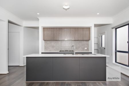 Modern Family Living with Space & Comfort - Photo 3