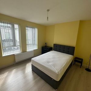 STUDENTS, 6 Fairman Place, Mature Students, BT48 7LD - Photo 3