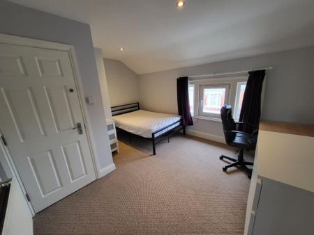 6 bedroom house - Photo 3