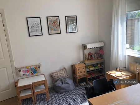 3 bedroom terraced house to rent - Photo 2