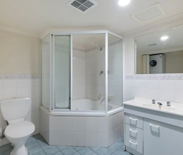 Spacious Inner South Living! - Photo 1