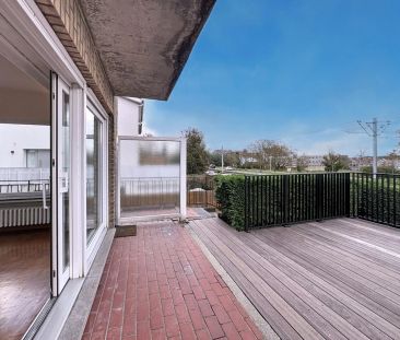 Ruime woning met 3 slaapkamers en garage - Photo 2