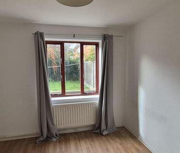 4 bedroom detached house to rent - Photo 2